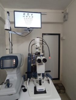 Advanced Motorized Chair Unit for Detailed and Complete Ophthalmic check up