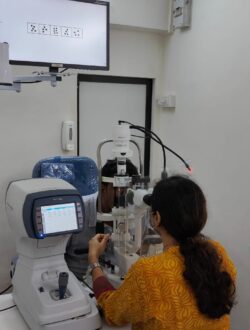 retina check up at naavya eye care mumbai